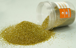 Synthetic diamond grit